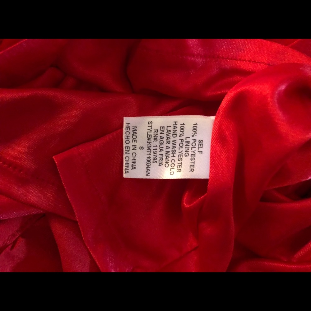 Francesca’s Ruffle Top - Picture 4 of 4